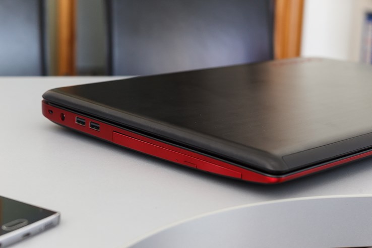Toshiba Qosmio x70-A-12x recenzija  (4 of 11).jpg